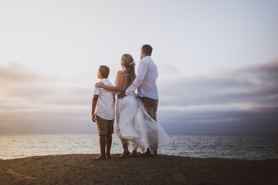 Alt-Attribut für 'Warum ist das Hochzeitskleid weiß?': Bedeutung von weißen Hochzeitskleidern