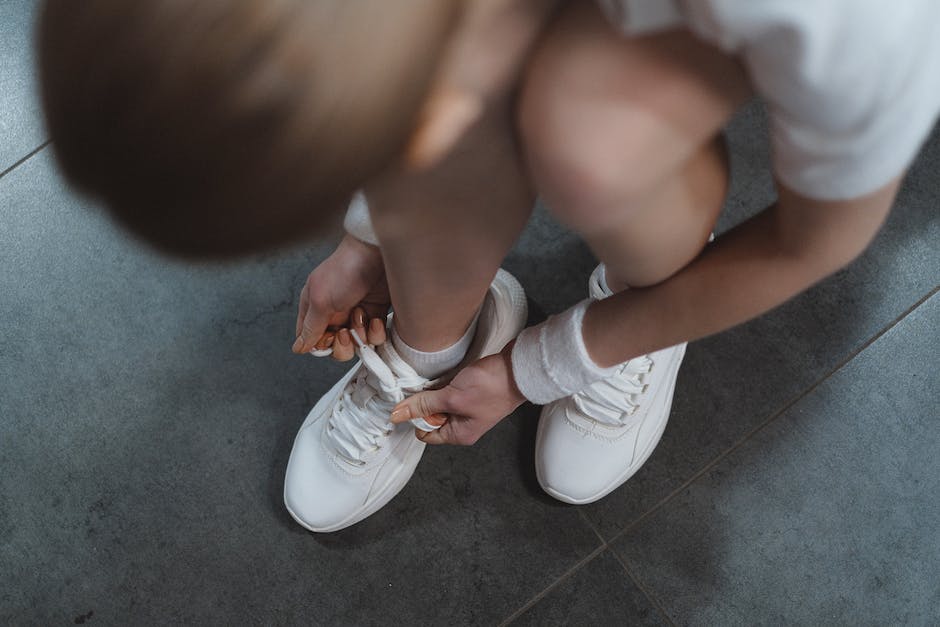  Weisse Sneaker sauber halten